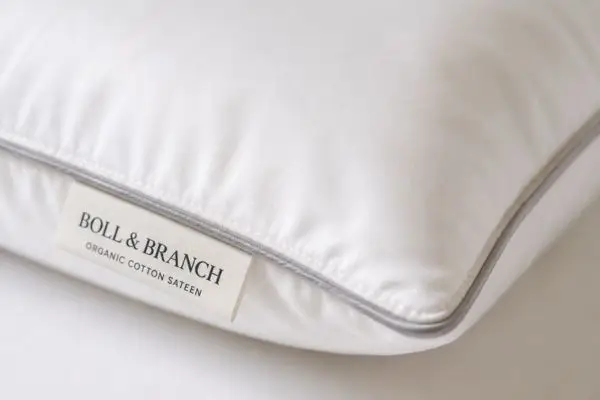 Boll & Branch Down Chamber Pillow Review (2026 Guide + 90‑Night Real Test) 5 Organic cotton shell detail of Boll & Branch Down Chamber Pillow